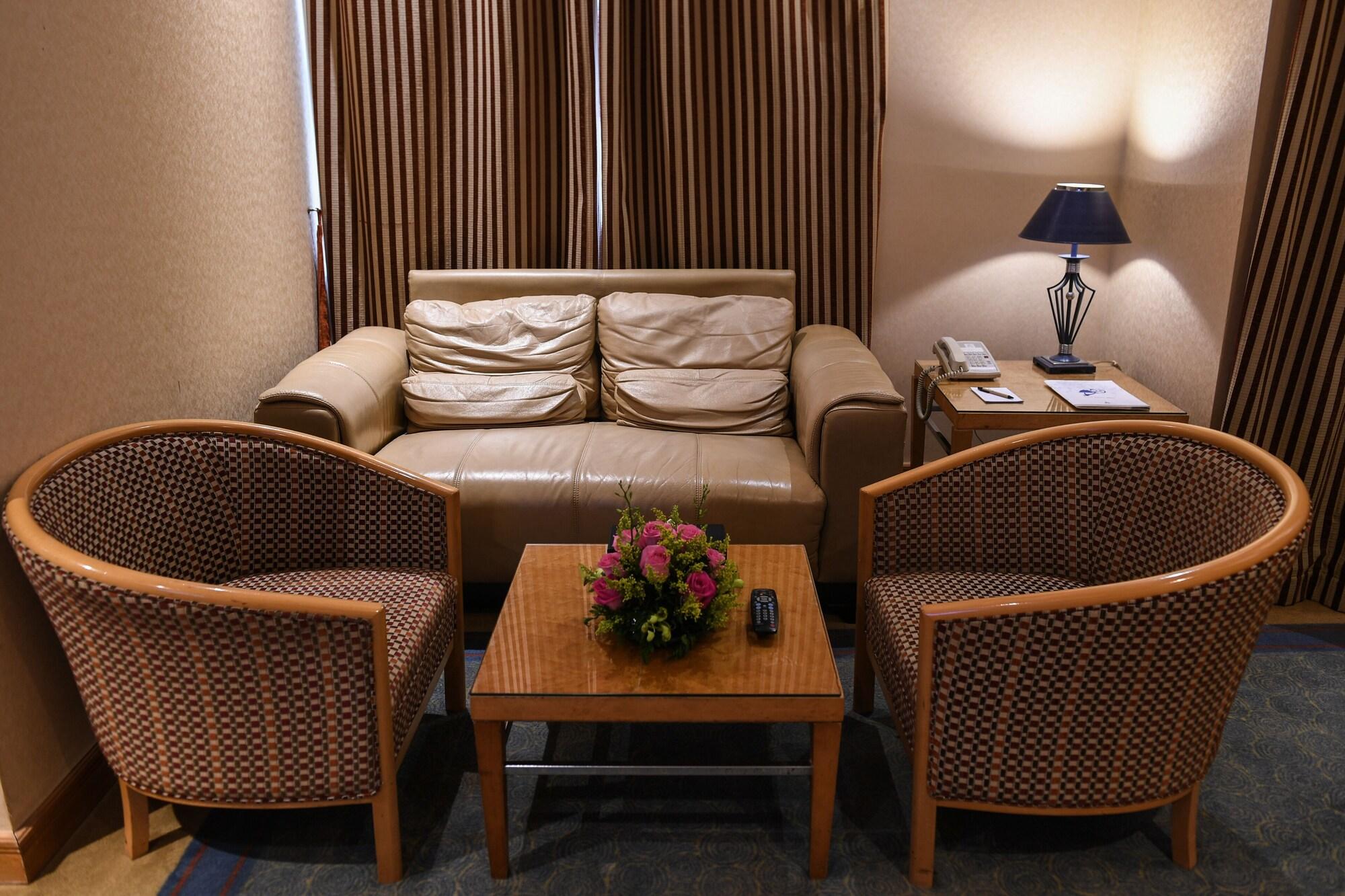 The Juffair Grand Hotel Manama Exterior photo